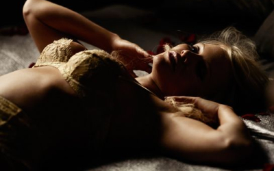 Памела Андерсон во секси реклама за луксузен секс-шоп