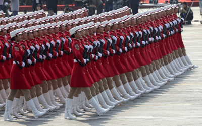Низ фотографии: Кина прослави 70 години комунистичко владеење