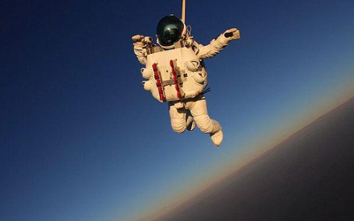 24 октомври 2014, скокот од работ на вселената на Ален Јустас